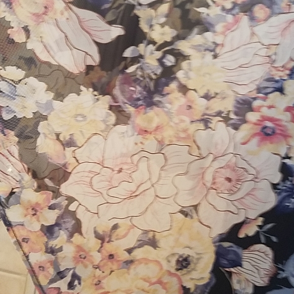 AB STUDIO TOP. - Picture 2 of 8